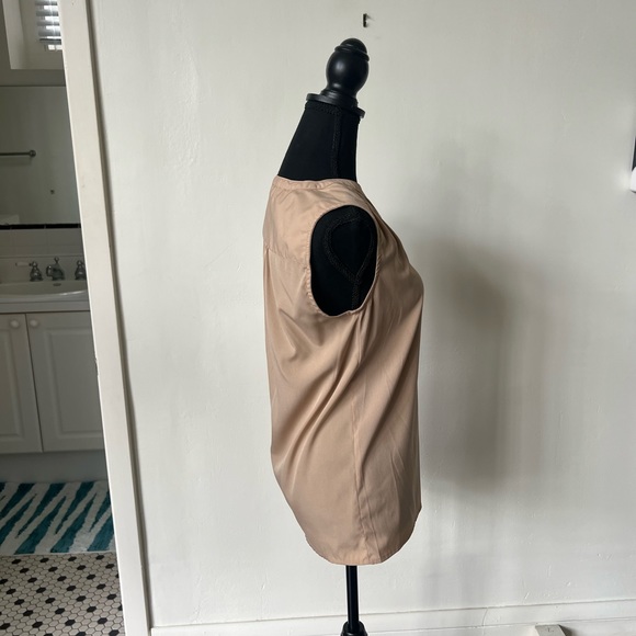 Forget 21 Nude Sleeveless Blouse - Picture 4 of 7